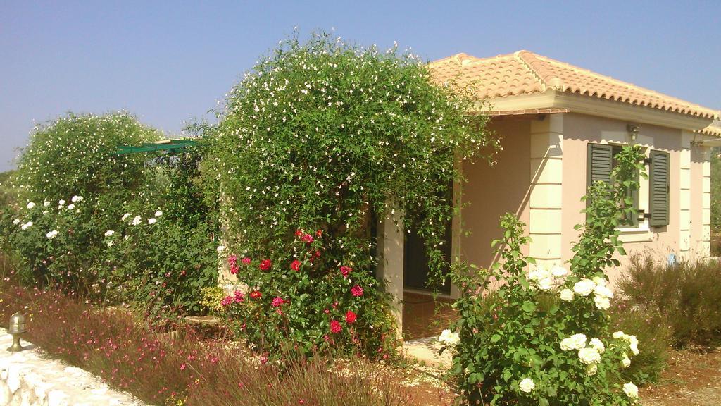 Korallis Villas Karavados Bagian luar foto